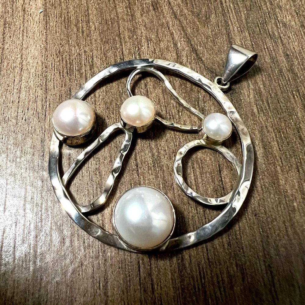 Authentic Pearl & Sterling Silver Unique Circle Pendant